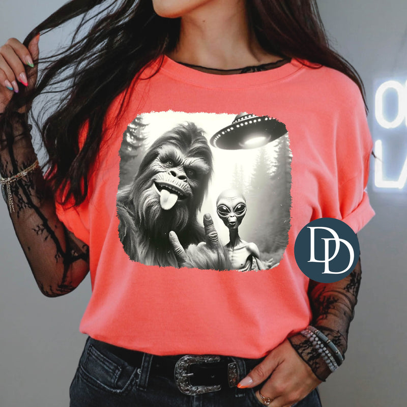 Bigfoot Alien Selfie *DTF Transfer*